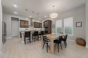 8256 Milroy Ln, Dallas, TX 75231 - Photo 15