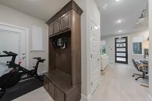 8256 Milroy Ln, Dallas, TX 75231 - Photo 7