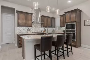 8256 Milroy Ln, Dallas, TX 75231 - Photo 19