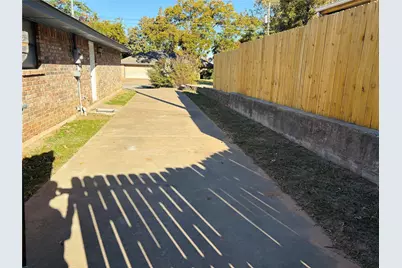 1300 3rd Street, Granbury, TX 76048 - Photo 5