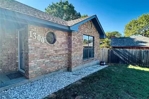 1300 3rd St, Granbury, TX 76048 - Photo 23
