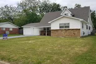 758 Briarwood Ln, Hurst, TX 76053 - Photo 1