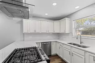 3925 Sapling Dr, Balch Springs, TX 75180 - Photo 9