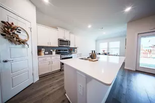 9913 Autumn Leaves Ln, Aubrey, TX 76227 - Photo 3