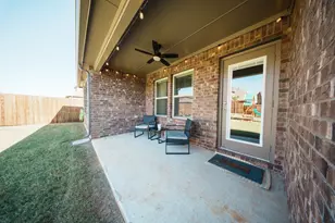 9913 Autumn Leaves Ln, Aubrey, TX 76227 - Photo 29