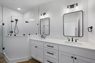 102 Cardinal Woods Ct, Granbury, TX 76049 - Photo 23