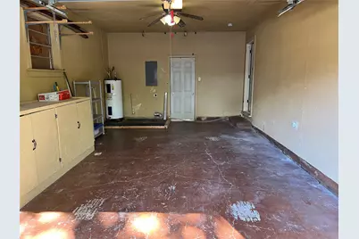 1711 Harris Street, Gainesville, TX 76240 - Photo 15