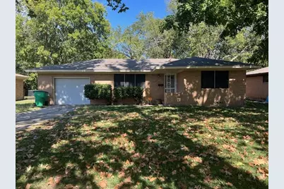 1711 Harris Street, Gainesville, TX 76240 - Photo 1