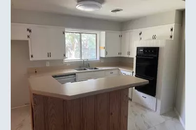 1711 Harris Street, Gainesville, TX 76240 - Photo 7