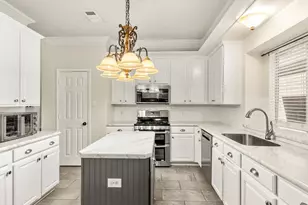 7121 Raintree Way, Denton, TX 76210 - Photo 3