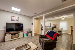 308 Cooke St, Nocona, TX 76255 - Photo 11