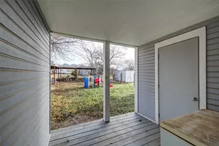 308 Cooke St, Nocona, TX 76255 - Photo 19