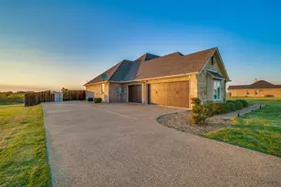 1165 Chartres St, Oak Ridge, TX 75142 - Photo 5