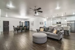 1165 Chartres St, Oak Ridge, TX 75142 - Photo 9