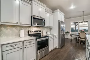 1165 Chartres St, Oak Ridge, TX 75142 - Photo 15