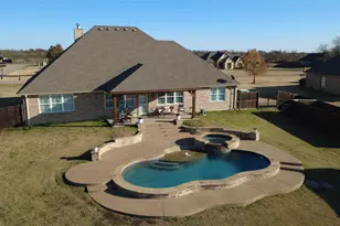 1165 Chartres St, Oak Ridge, TX 75142 - Photo 33