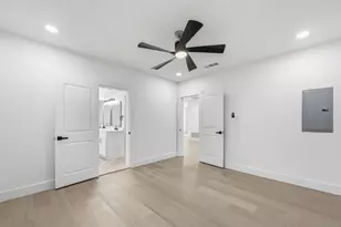 710 S Glasgow Dr, Dallas, TX 75223 - Photo 15