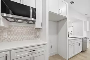 710 S Glasgow Dr, Dallas, TX 75223 - Photo 13