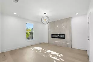 710 S Glasgow Dr, Dallas, TX 75223 - Photo 7