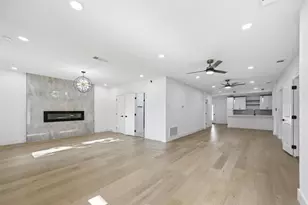 710 S Glasgow Dr, Dallas, TX 75223 - Photo 1