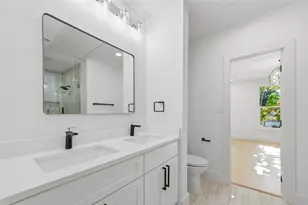 710 S Glasgow Dr, Dallas, TX 75223 - Photo 23