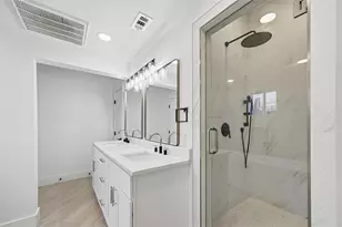 710 S Glasgow Dr, Dallas, TX 75223 - Photo 17