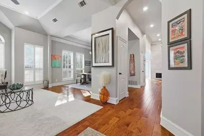 900 McCoy Drive, Irving, TX 75062 - Photo 5