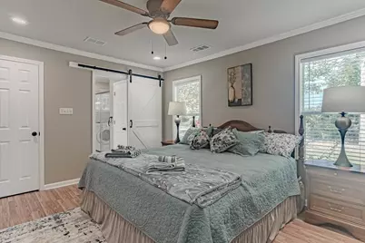 201 S Coulston Street, Granbury, TX 76048 - Photo 17