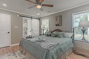 201 S Coulston St, Granbury, TX 76048 - Photo 17