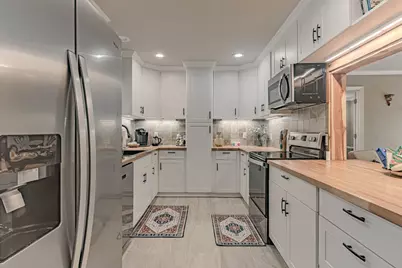 201 S Coulston Street, Granbury, TX 76048 - Photo 11