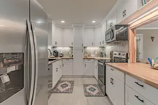 201 S Coulston St, Granbury, TX 76048 - Photo 11