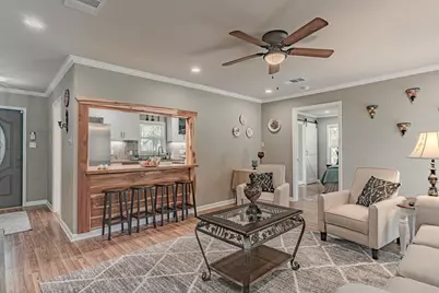 201 S Coulston Street, Granbury, TX 76048 - Photo 15