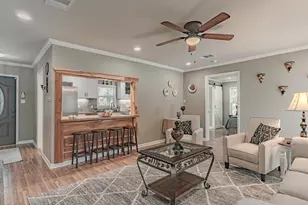 201 S Coulston St, Granbury, TX 76048 - Photo 15