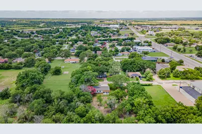 201 S Coulston Street, Granbury, TX 76048 - Photo 25