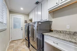 2204 Bridge View Ln, Plano, TX 75093 - Photo 11