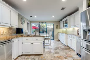 2204 Bridge View Ln, Plano, TX 75093 - Photo 9