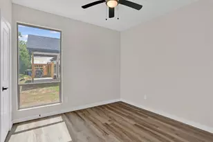 705 E Hanna St, Denison, TX 75021 - Photo 15