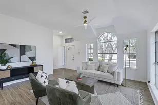 823 Shady Brook Ln, Cedar Hill, TX 75104 - Photo 3