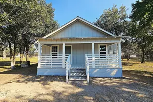 510 S Waco St, Groesbeck, TX 76642 - Photo 1