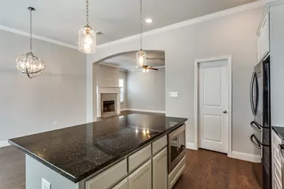 529 Inwood Street, Benbrook, TX 76126 - Photo 9