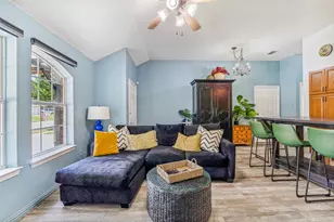 1006 Teresa Ct, Granbury, TX 76048 - Photo 3