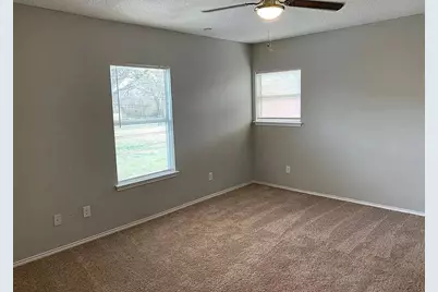 826 Samuels Avenue, Fort Worth, TX 76102 - Photo 11