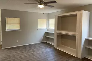 826 Samuels Ave, Fort Worth, TX 76102 - Photo 3