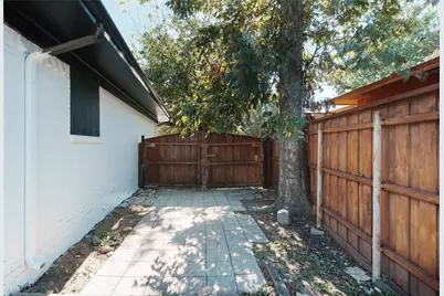 2953 Bay Oaks Drive, Dallas, TX 75229 - Photo 17