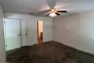 105 E Foggle St, Athens, TX 75751 - Photo 13