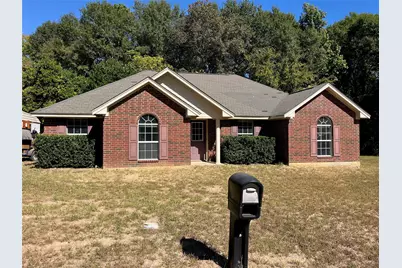 105 E Foggle Street, Athens, TX 75751 - Photo 1