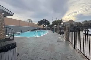 17490 Meandering Way, Dallas, TX 75252 - Photo 15