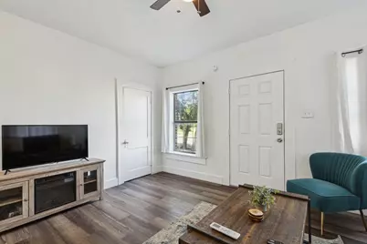 112 W 8th Street, Dallas, TX 75208 - Photo 7