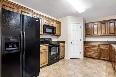 617 Bretts Way, Burleson, TX 76028 - Photo 7