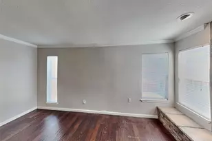 2201 Park Hill Dr, Fort Worth, TX 76110 - Photo 3